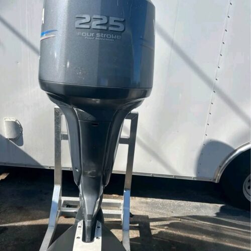 2005 Yamaha F225 Four-Stroke Outboard | 25” Shaft | Complete with Controls & Prop | 1,000 Hours