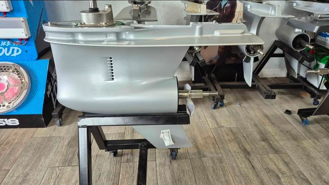 Mercury Marine V8 5.44" Lower Unit – 1.75 Gear Ratio (25" Shaft)