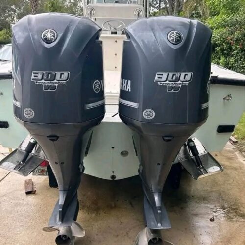 Twin 2013 Yamaha F300 4.2L V6 Offshore FourStroke Outboards