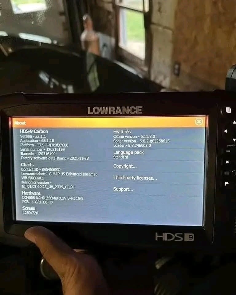 Lowrance HDS-9 Carbon Fishfinder / Chartplotter